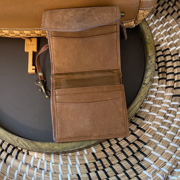 Fossil Woven Purse & Fossil small leather tan wallet. GUC gently used - Picture 12 of 13
